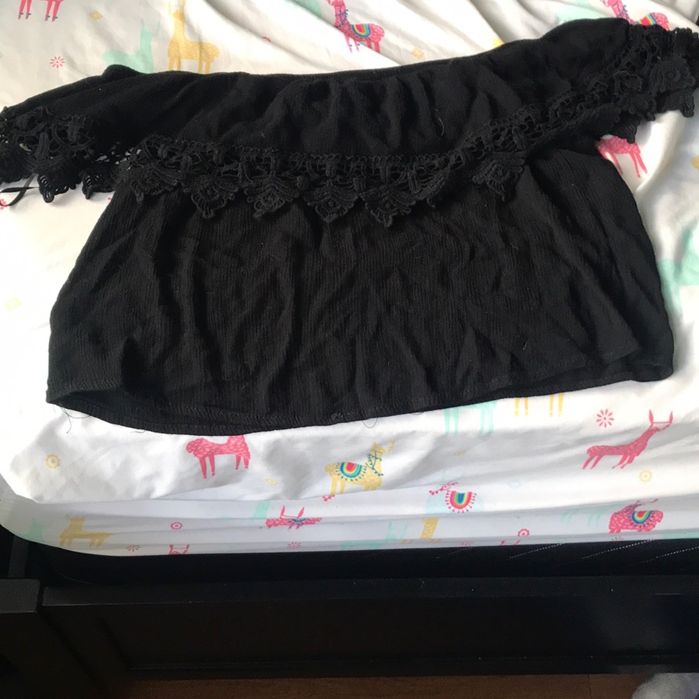 Off the shoulder ambiance crop top